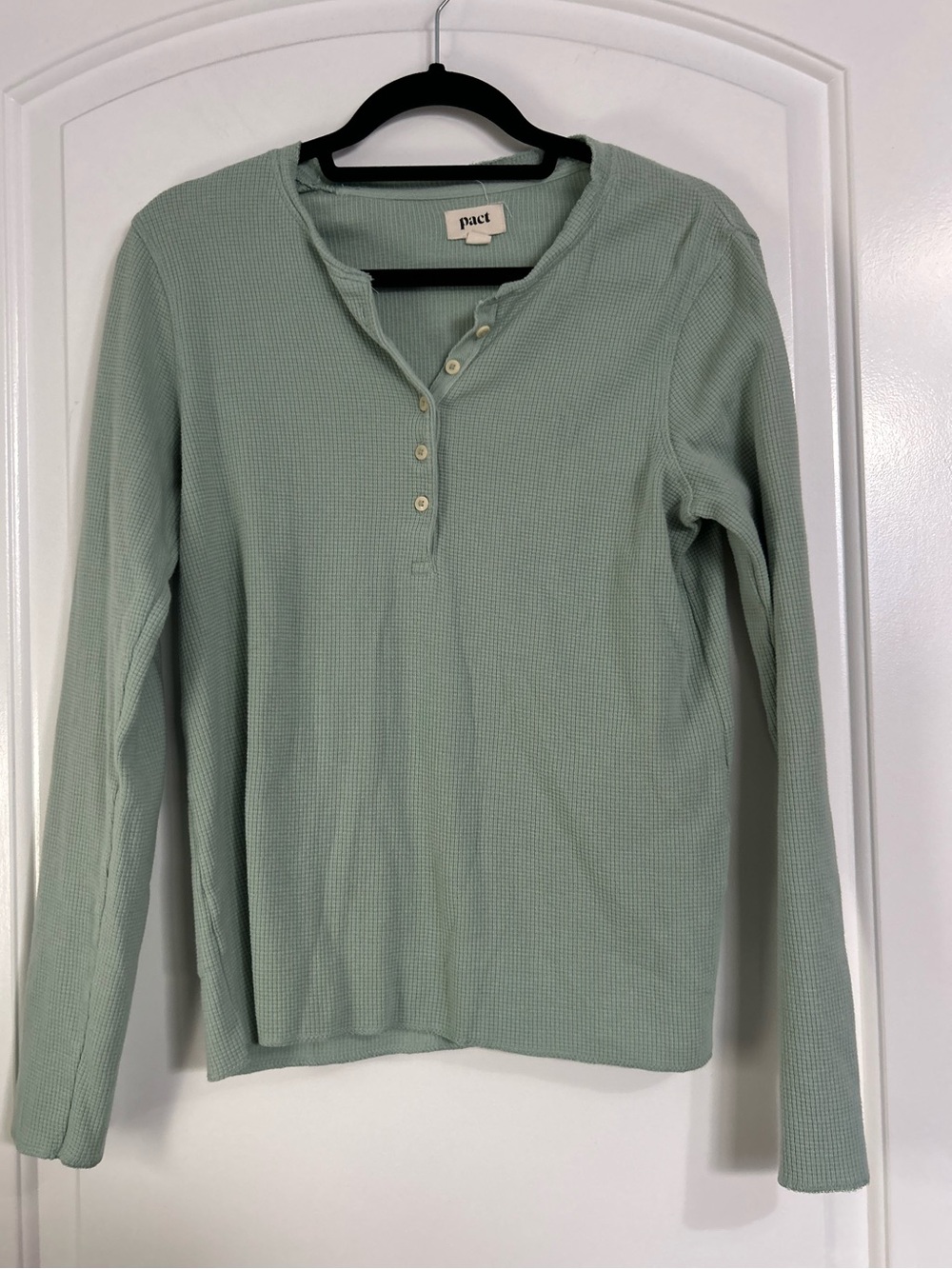 Pact 100% Organic Cotton Long-Sleeve Henley Top Sage Green size M preppy chic